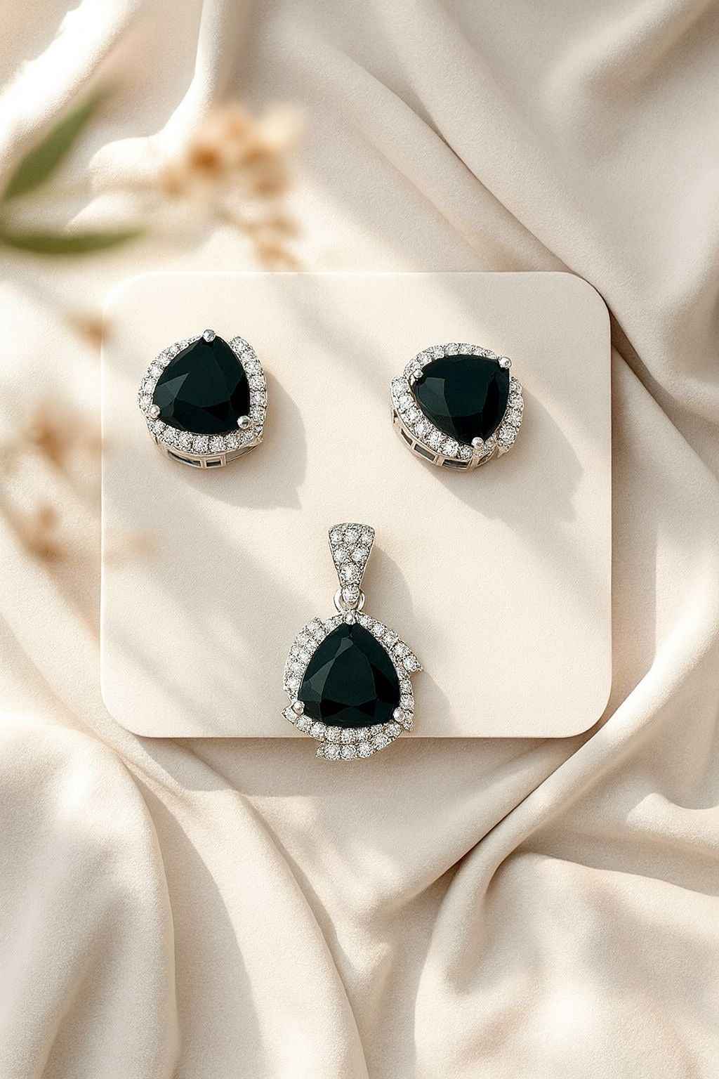 Bold Elegance, Grounded in Strength.(Earring and Pendant set)