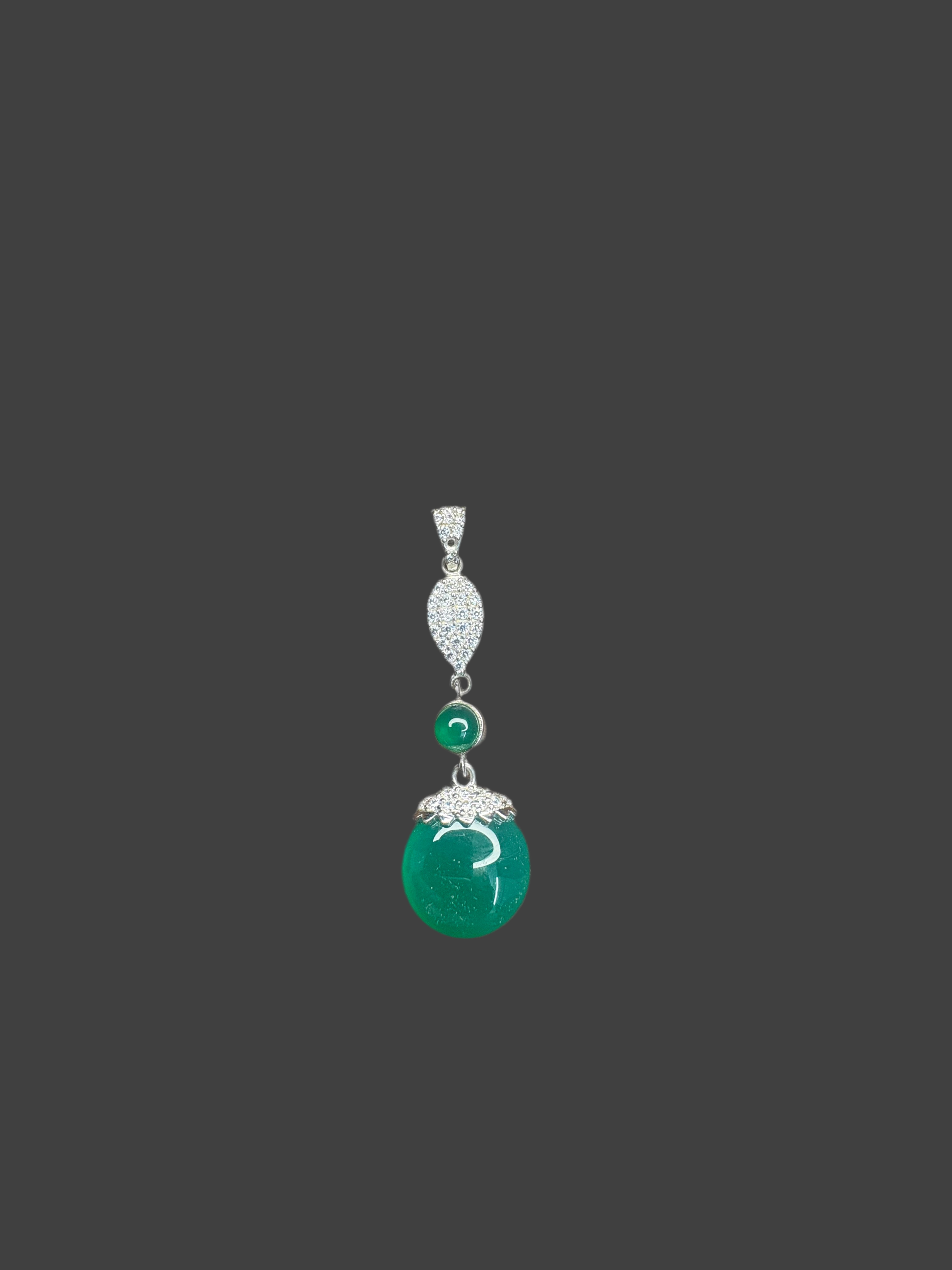 Green Onyx & CZ Silver Pendant – Natural Elegance